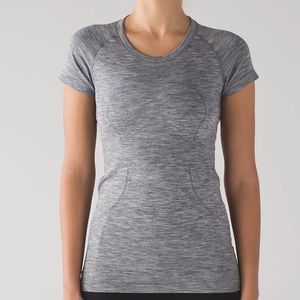 Swiftly Tech Short Sleeve Crew Heathered Gray